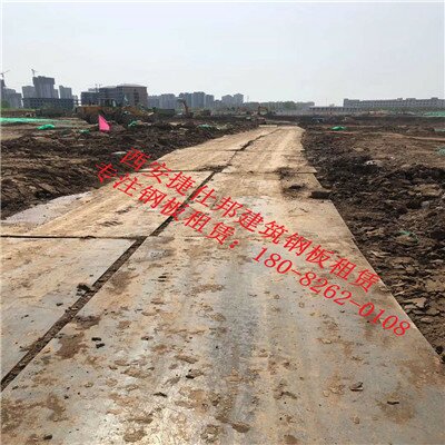 某社區(qū)施工路面鋪裝現(xiàn)場(chǎng)